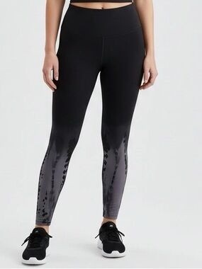 Onzie Black Ombre Tie Dye Leggings